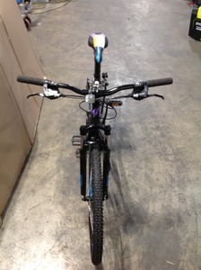 27.5 F Laguna Pro CRS SM (x) Bicycle - Customer Returns  See pictures