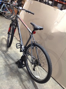 Schwinn StandPoint Model s8086lgdsga Year 2021 Primary colors Silver, gray or bare metal and Black Frame, M Frame Aluminum Bicycle - Good Condition - Review all pictures