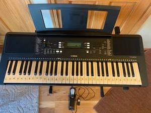Yamaha OSR-E373 Keyboard