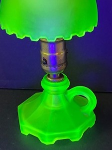 lot 84 image: Vintage Houze Uranium Glass Lamp