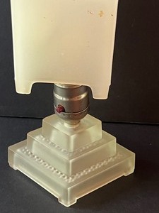 lot 77 image: Art Deco Cube Lamp with Shade