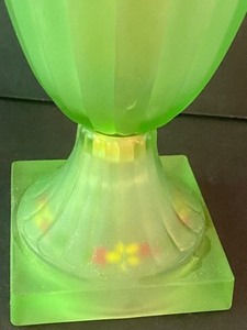 lot 119 image: Vintage Nile Green Frosted Houze Boudoir Lamp
