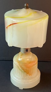 lot 89 image: Lovely Art Deco Slag Glass Lamp with Beautiful Swirl Design