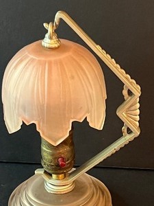 lot 98 image: Very Cool Vintage Art Deco Lamp