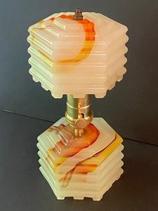 lot 121 image: Fun Vintage Art Deco Slag Glass Houze Lamp