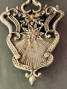 lot 229 image: Vintage Metal Trivet