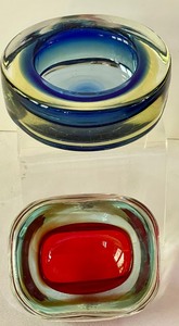 lot 224 image: Two Beautiful Art Glass Dishes
