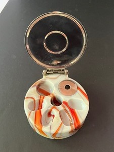 lot 221 image: Vintage Akro Agate Manicureen