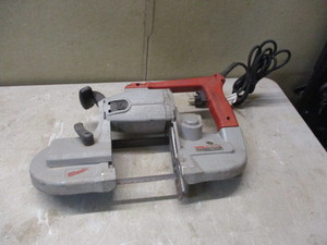 lot 4 image: Milwaukee Portable Band Saw