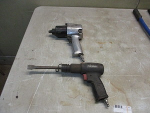 lot 16 image: Air hammer and 12 impact