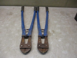 lot 48 image: 2 Bolt cutters