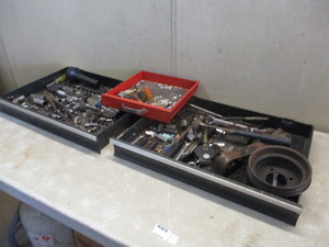 lot 85 image: Drawers of tools