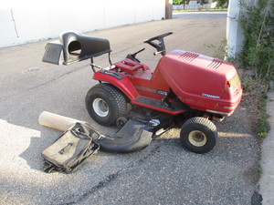 lot 92 image: Dynamark Lawn Tractor
