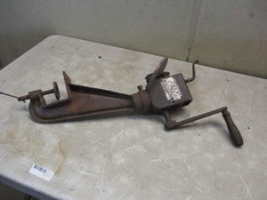 lot 103 image: Easy Edger Tin Seamer