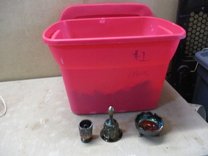 lot 139 image: Fenton Glass