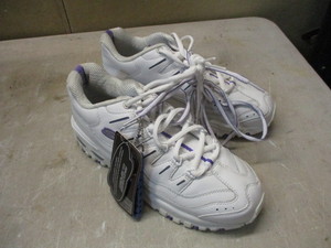 lot 147 image: Skechers Shoes Size 9.5