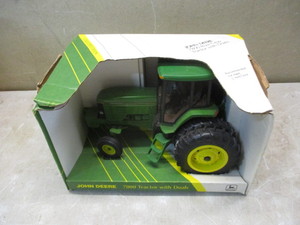 lot 156 image: John Deere 7800 Tractor
