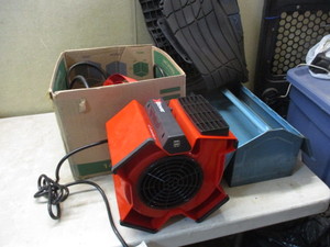 lot 165 image: Toolbox, Blower, car mats, safety harness