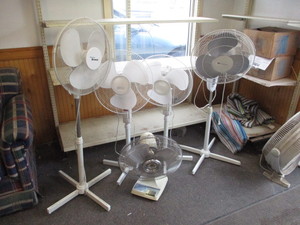lot 169 image: Oscillating Fans