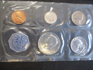 lot 1-22 image: 1964-P Franklin Silver Half Dollar US Mint Set in Original Government Packaging