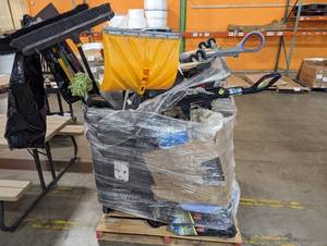 lot 600 image: Mixed Pallet of Retail Store Maintenance Room Items