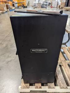 lot 604 image: Masterbuilt Pro MDS 230S Dual Fuel Smoker