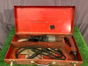 lot 7 image: Milwaukee Heavy Duty Sawzall