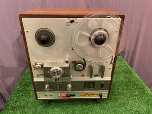 lot 11 image: Akai x-1800SD Cross-Field Reel to Reel & 8 Track Recorder