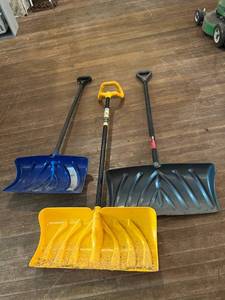 lot 85 image: Snow Shovels