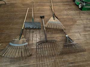 lot 102 image: Rakes & Forks