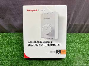 lot 131 image: New Non-Programmable Electric Heat Thermostat