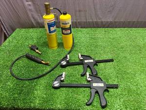 lot 141 image: 6 Clamps & Mapp Gas