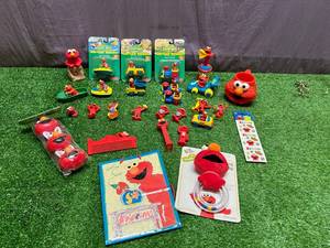 lot 158 image: Elmo Toys