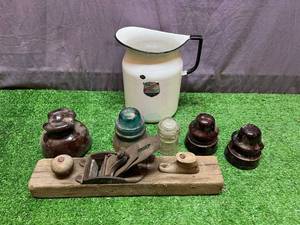 lot 162 image: Vintage Items