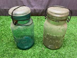 lot 165 image: Rare Blue Amazon Swift Seal & Foster Sealfast Canning Jars