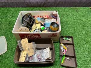 lot 170 image: Fishing Supplies - Knife
