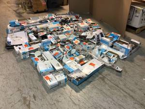lot 5 image: Lot of Assorted Mixed Bathroom Items and Plumbing Customer Returns See Pictures