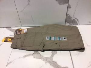lot 17 image: Mens 38 in. x 32 in. Desert Cotton Ripstop Relaxed Fit Work Pant by Carhartt Customer Returns See Pictures