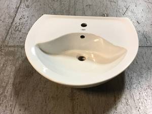 lot 45 image: American Standard Ravenna Pedestal Vessel in White Customer Returns See Pictures