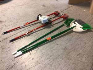 lot 91 image: Lot of Assorted Cleaning Supplies See Pictures