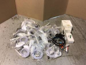 Lot of Mixed Assorted Misc. Bathroom Items See Pictures
