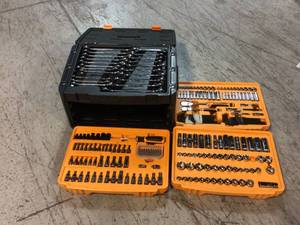 14 in. and 38 in. Drive 90-Tooth Standard and Deep SAEMetric Mechanics Tool Set in 3-Drawer Storage Box (232-Piece) by GEARWRENCH Customer Returns See Pictures