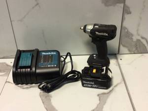 18-Volt LXT Sub-Compact Lithium-Ion Cordless 38 in. Square Drive Impact Wrench Kit by Makita Customer Returns See Pictures
