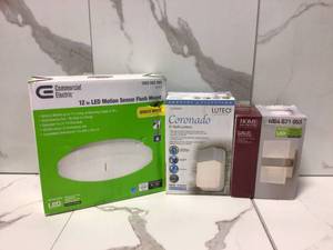 lot 24 image: Lot of Assorted Lighting See Pictures