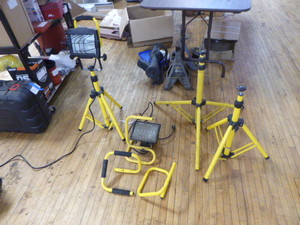 2 Work Lights