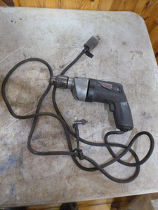 Black & Decker 12 VSR Holgun Drill