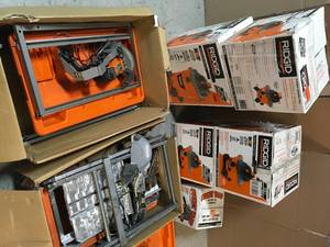 Pallet of Ridgid Tools - Includes Tiles Saws, Shop Vacuums - Good Condition - Review all pictures
