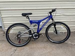 lot 6 image: Michelob Ultra mountain bike, NEW