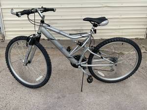 lot 9 image: ICO Michelob Golden Draft mountain bike