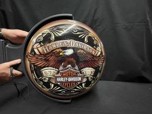 lot 196 image: Harley-Davidson rotating pub light